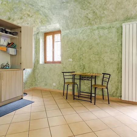 Zen House In The Center W Free Parking And 24hours Automatic Check-in - With Neftflix & Disneyplus And Air Conditioning Apartment Casale Monferrato