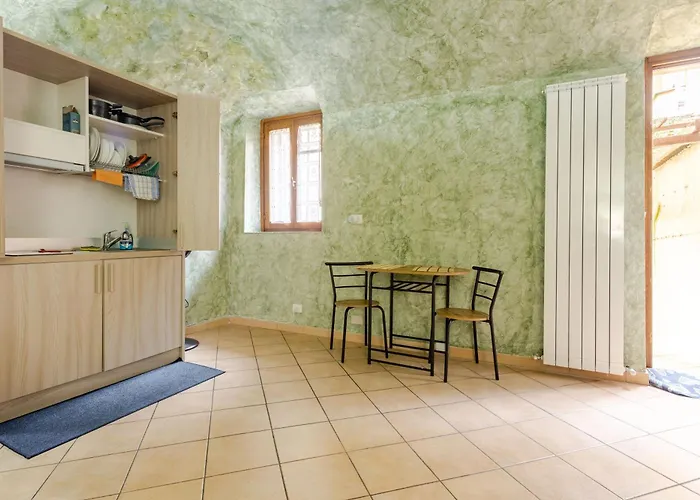 Zen House In The Center W Free Parking And 24hours Automatic Check-in - With Neftflix & Disneyplus Apartment Casale Monferrato