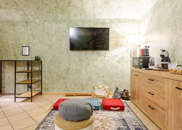 Zen House In The Center W Free Parking And 24hours Automatic Check-in - With Neftflix & Disneyplus Apartment